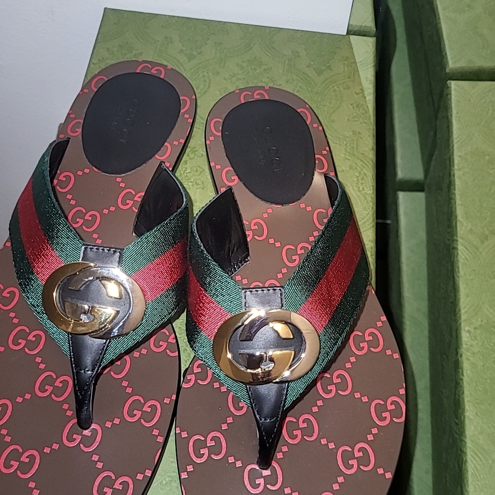 Gucci Black and Green Sandals
